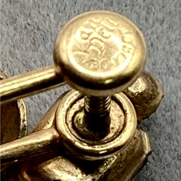 BOGO > Van Dell 12K GF Topaz Blue& Peridot Green Rhinestone Screw Back Earrings - Picture 3 of 7